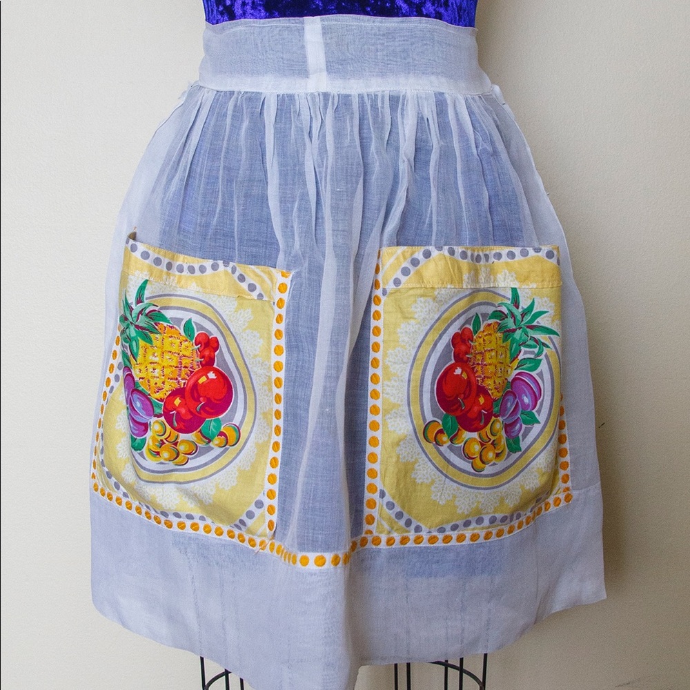 Vintage Fruit Pocket Apron 🍇🍒🍎🍑🍓🍏